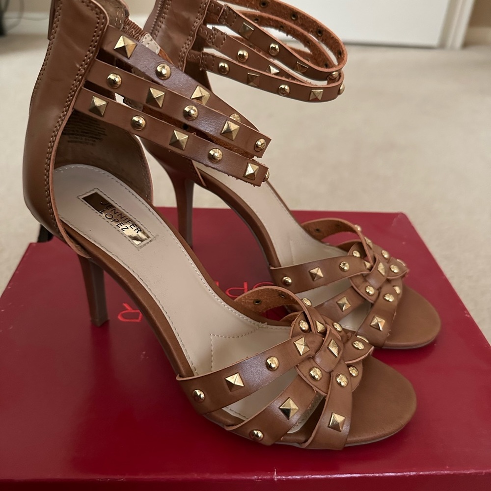 Jennifer Lopez shoes size 7